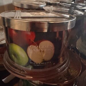 HomeWorx Golden Harvest Candle - Red and Green